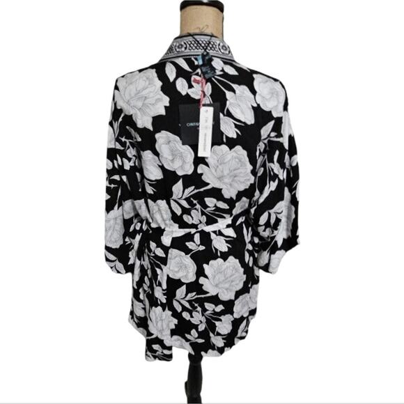 Cynthia Rowley Floral Kimono Duster Black White Flowers Cover Up Plus Size 2X - Picture 7 of 10